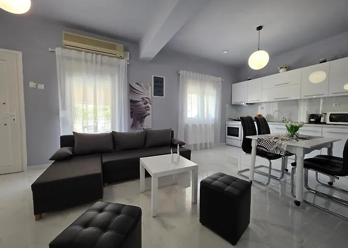 Διαμέρισμα Heavenly Escape *